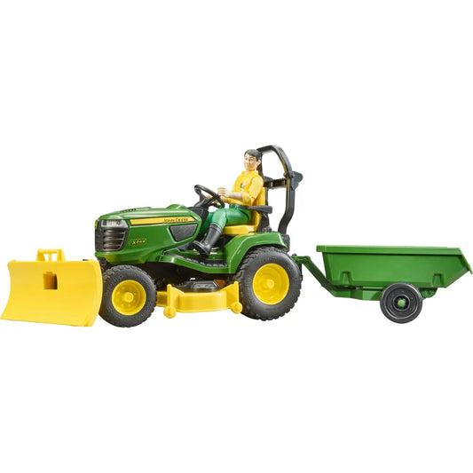 BRUDER bworld John Deere X949 Rasentraktor mit Gärtner-Figur und Kippanhänger - Spielzeug Set 1:16
