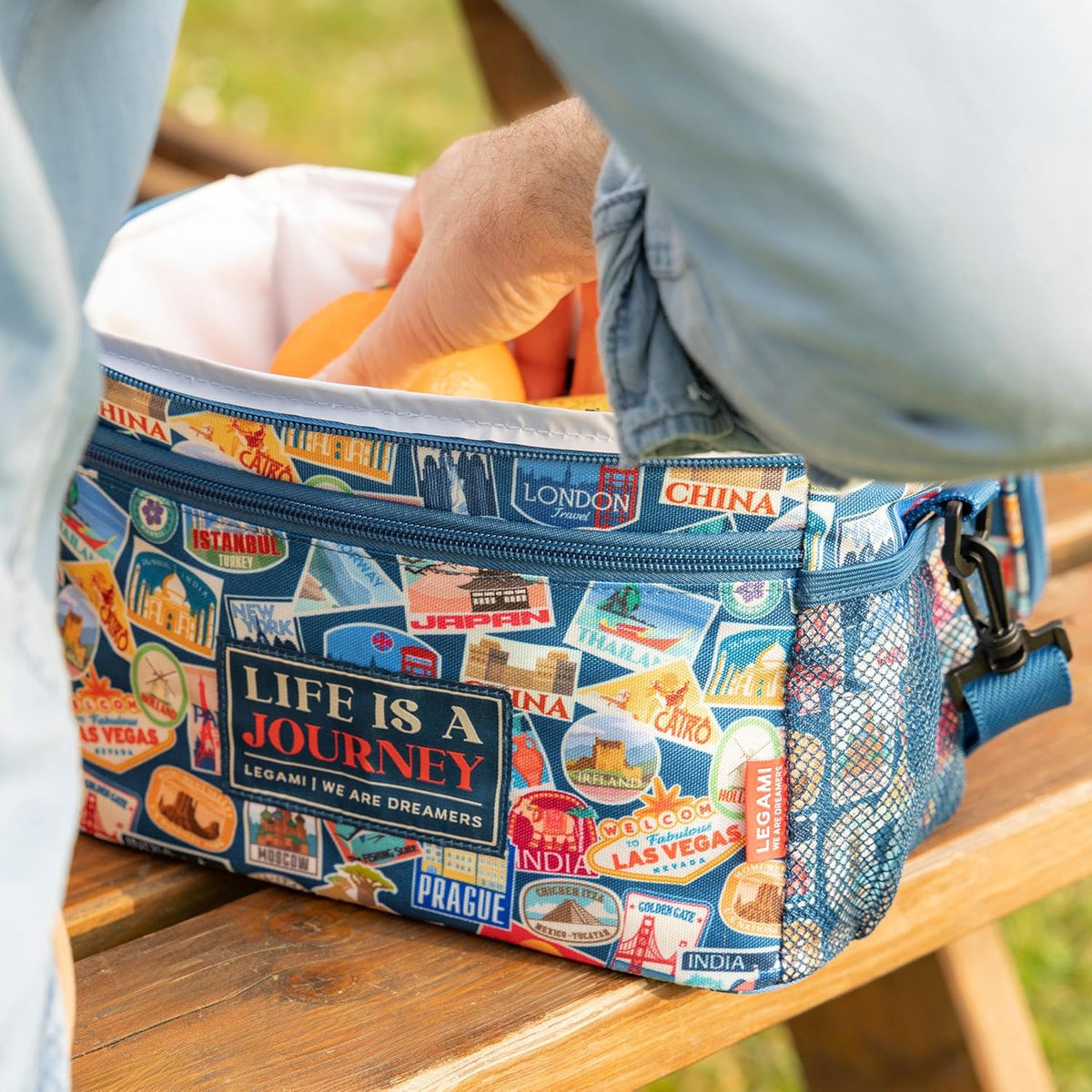 Legami Thermo-Lunchtasche Travel Stickers, 7,7 L