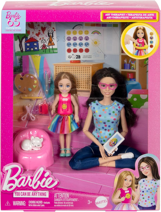 Barbie Kunsttherapeutin Puppe - Rollenspielset mit interaktiven Funktionen und Zubehör für kreative Geschichtenerzählung, inklusive Kleinkind-Puppe und Kätzchen, für Kinder ab 3 Jahren, HRG48