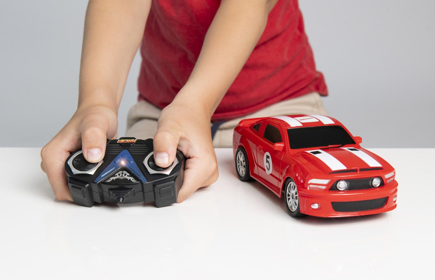 Racer R/C Rennwagen 2.4GHz 1:18 - Ferngesteuertes Auto ab 5J