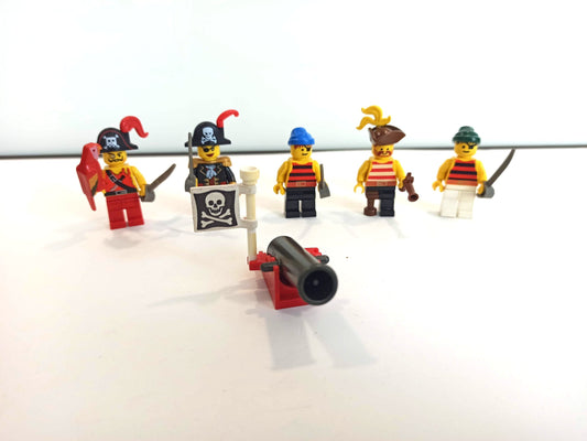 LEGO®  Sortiment 5 Piraten Mini-Figuren mit Zubehör - Peer Online Shop