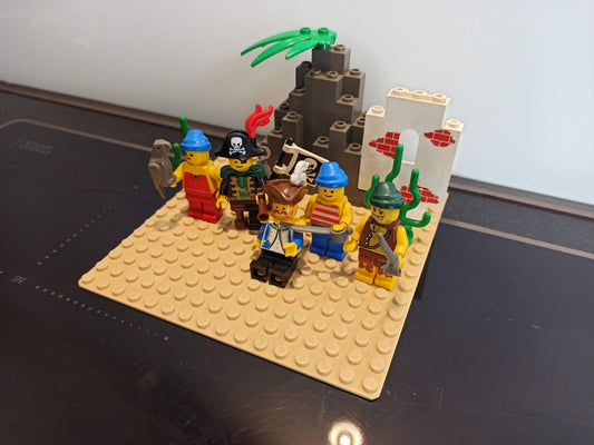 LEGO®  Sortiment Sonderteile 5 Piraten Mini-Figuren mit Zubehör - Peer Online Shop